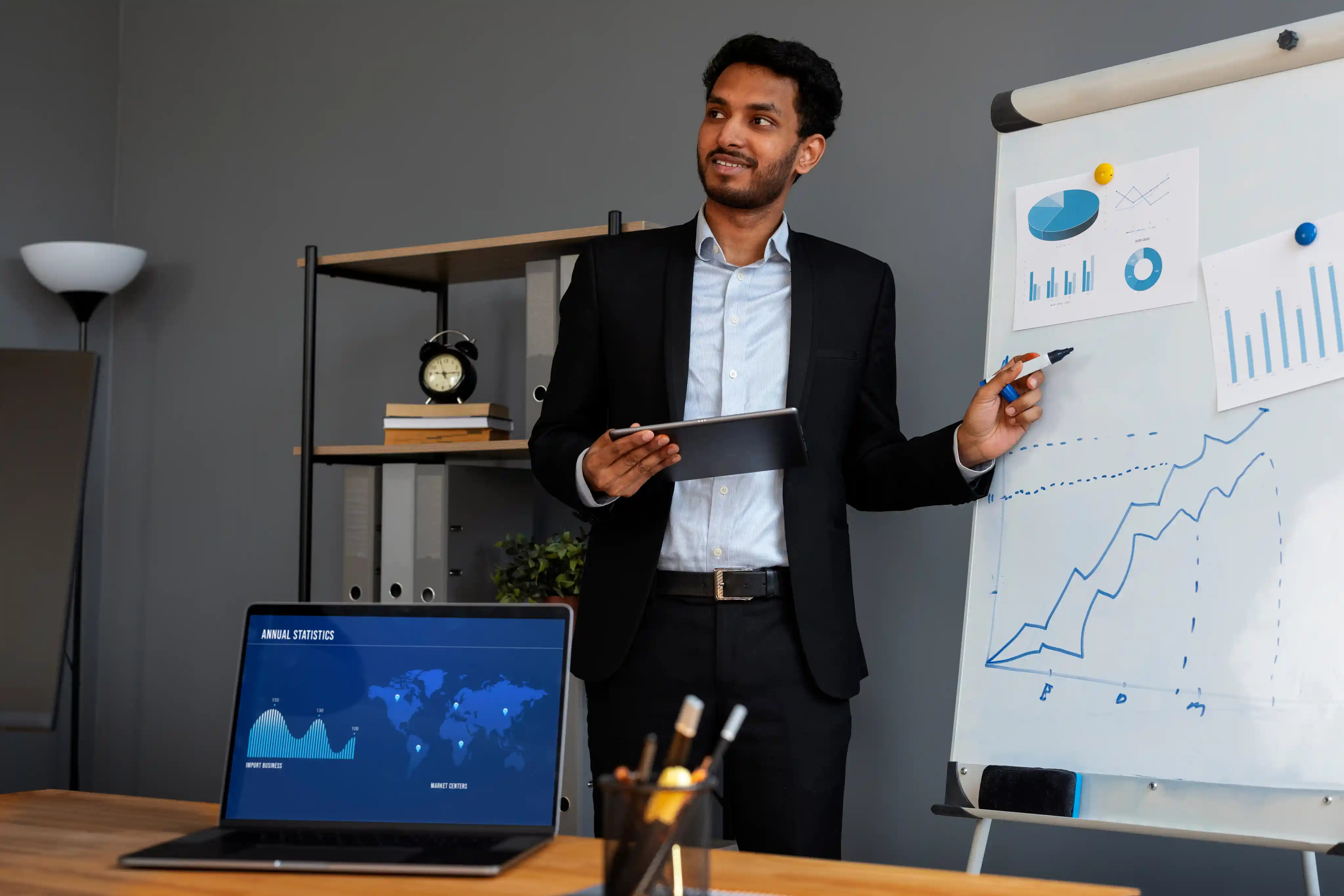 The Beginner's Guide to Starting Your Own Business in 2025